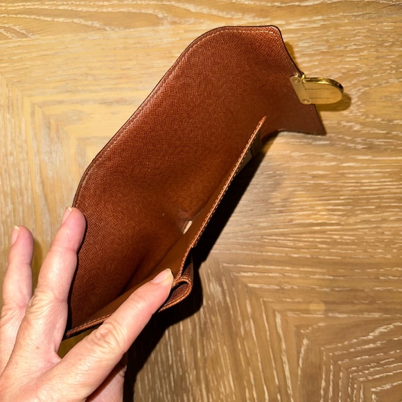 Louis Vuitton Monogramed Joey Wallet - Picture 8 of 9